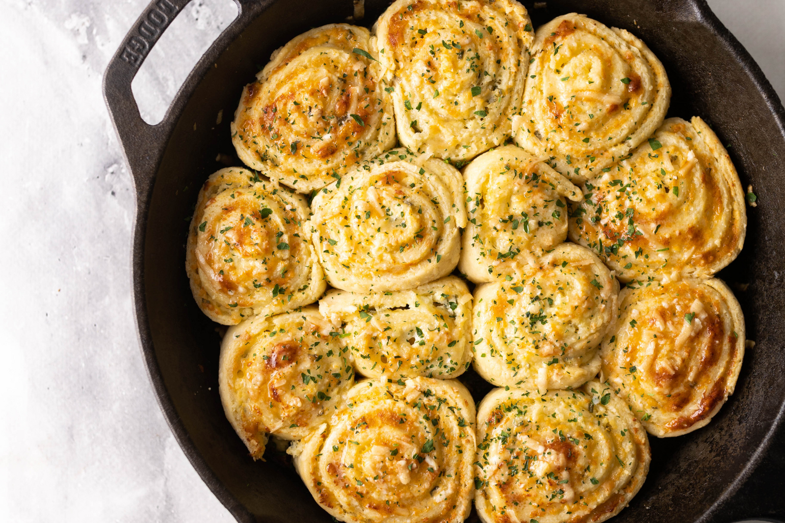 Lil' Moo Garlic & Chive Swirls